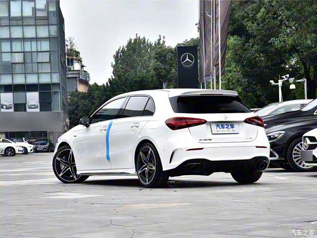 Задняя часть Mercedes-AMG A-Class 2026
