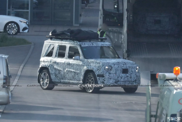 Первые шпионские фото: младший Mercedes G-Class (2027)