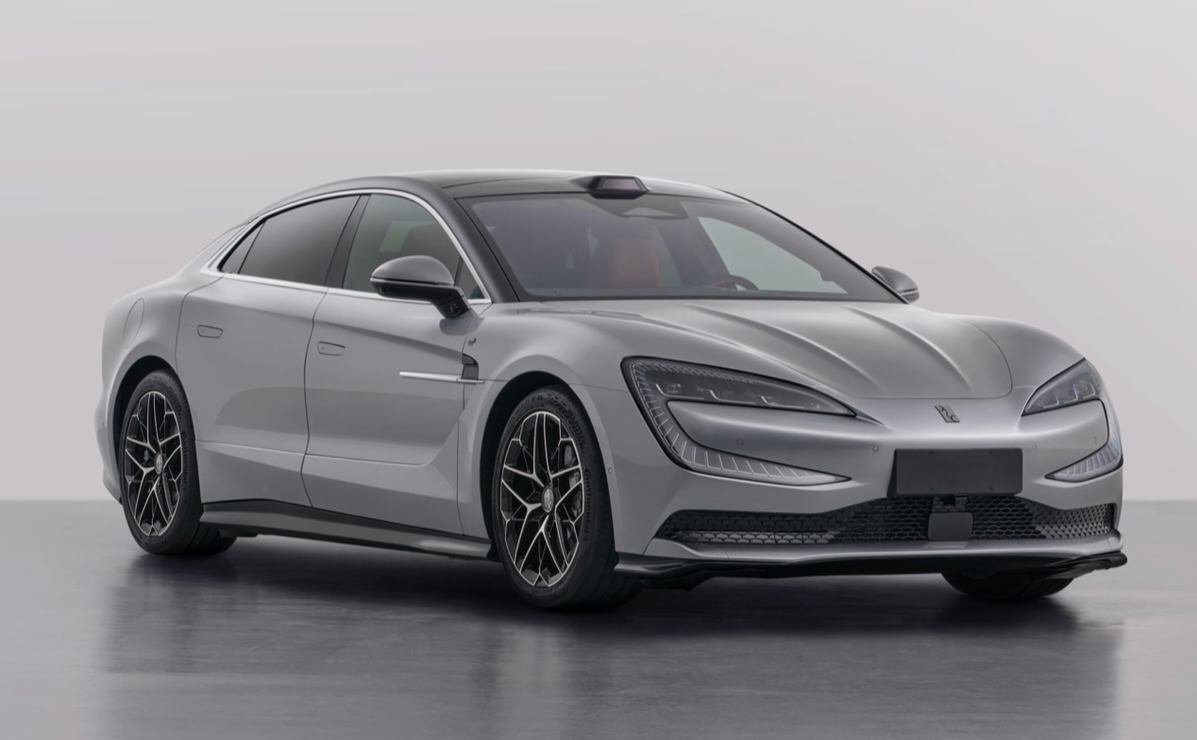 Yangwang U7 удивляет: батарея Blade 150,01 кВт·ч и до 1 006 км на одном заряде