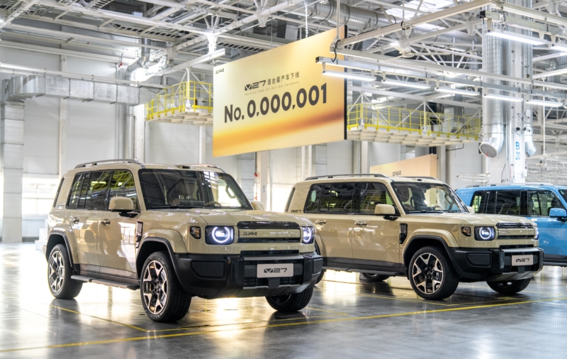 V27 — первый EREV и крупнейший SUV Chery iCaur сошёл с конвейера в Китае