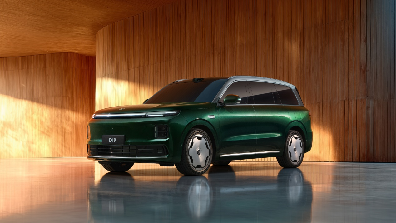 Прорыв: Leapmotor и Qualcomm представили первый в мире центральный автомобильный компьютер на двух платформах Snapdragon