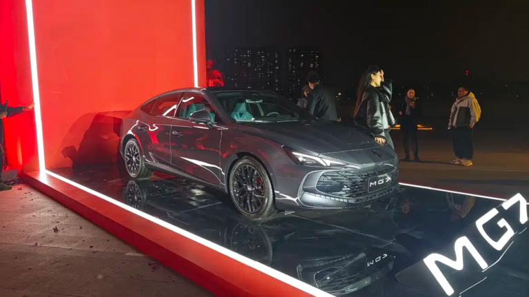 SAIC MG раскрывает MG7 2026: ИИ‑салон и продвинутые системы помощи водителю — от  700